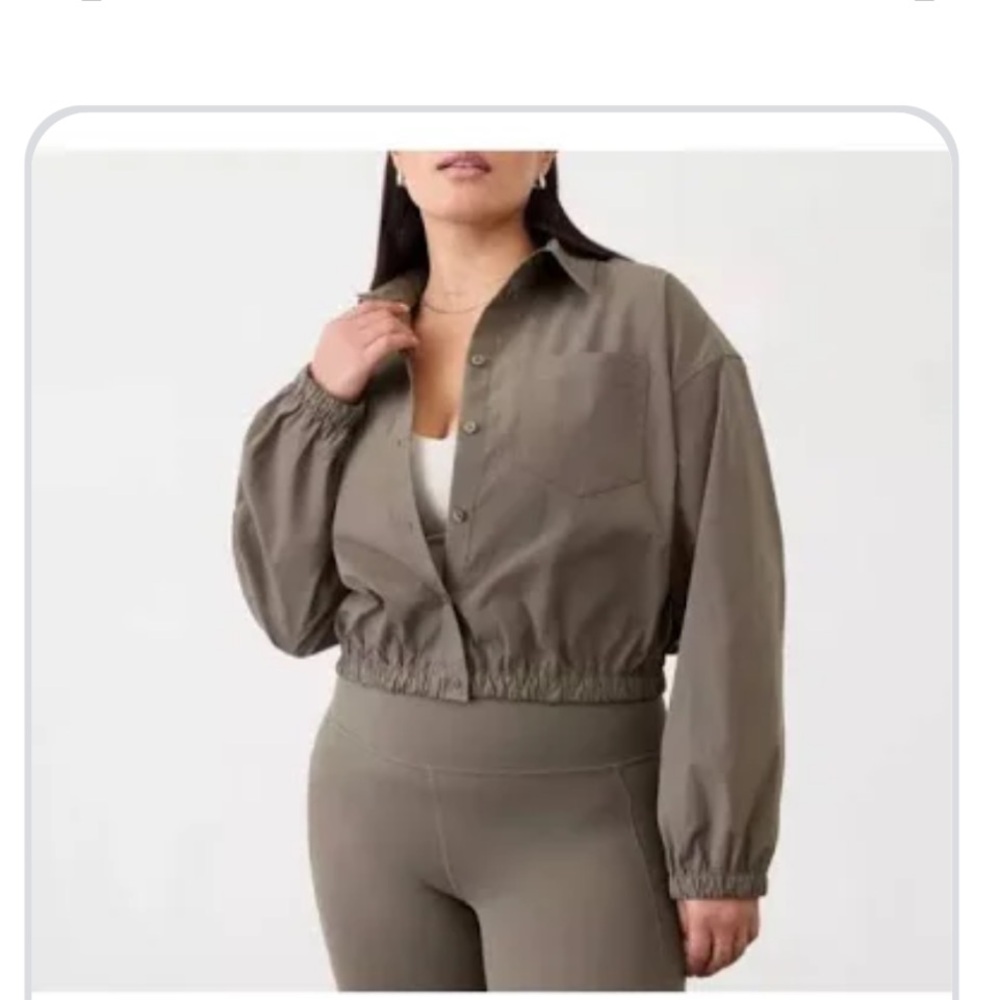Athleta Mineral Cropped shirt, Athleta poplin top, Athleta button down shirt